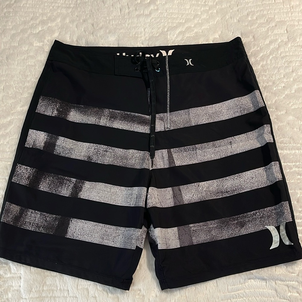 Hurley board shorts 32x9 inseam